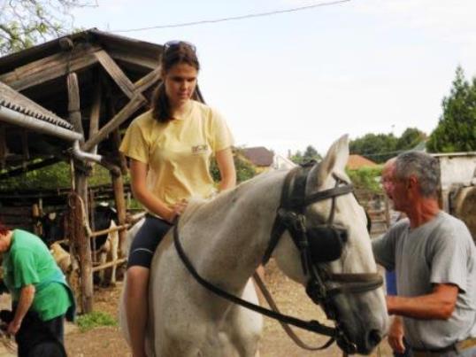 Dunakiliti tábor 2015 Szól a szív…Alapítvány, lovaglás. Dunakiliti tábor 2015 Szól a szív...Alapítvány